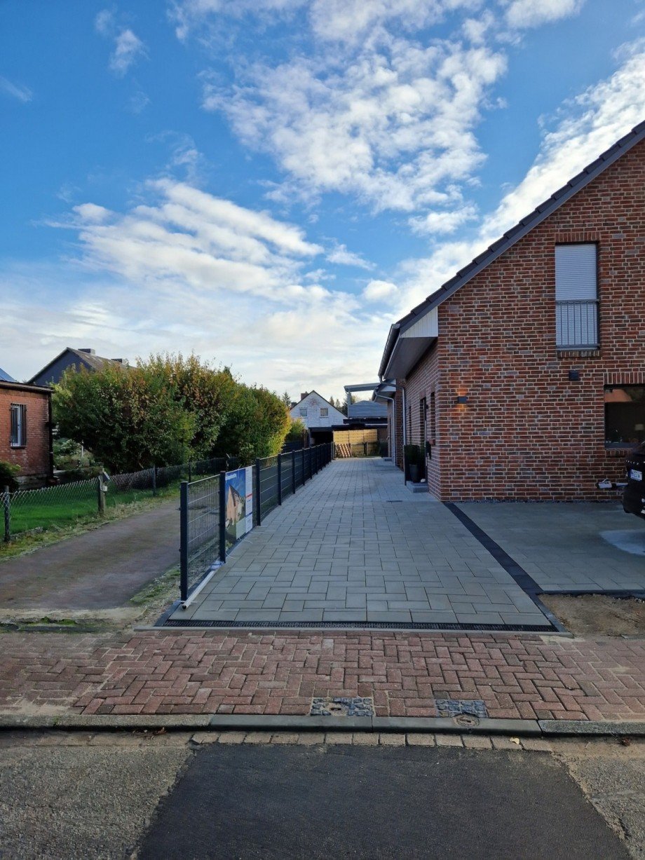 Auffahrt Doppelhaush�lfte S�lfeld