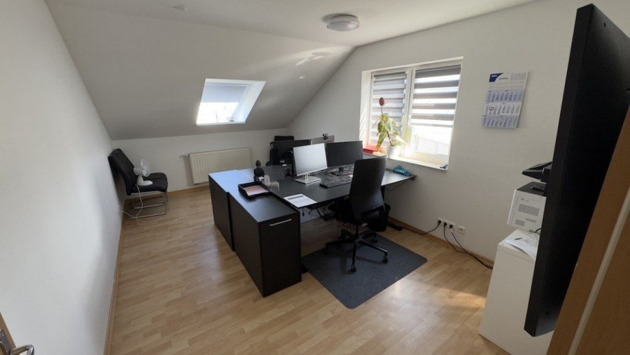 Gewerbe - B�ro 2 im OG links Einfamilienhaus Henstedt-Ulzburg