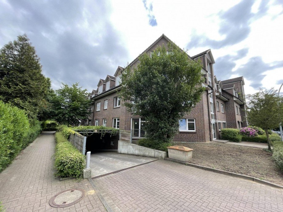 Wohnung mit Balkon, Tiefgaragenstellplatz Dachgeschosswohnung Norderstedt