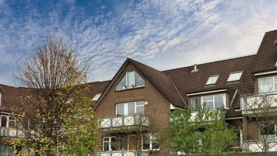 Wohnung mit Balkon, Tiefgaragenstellplatz Dachgeschosswohnung Norderstedt