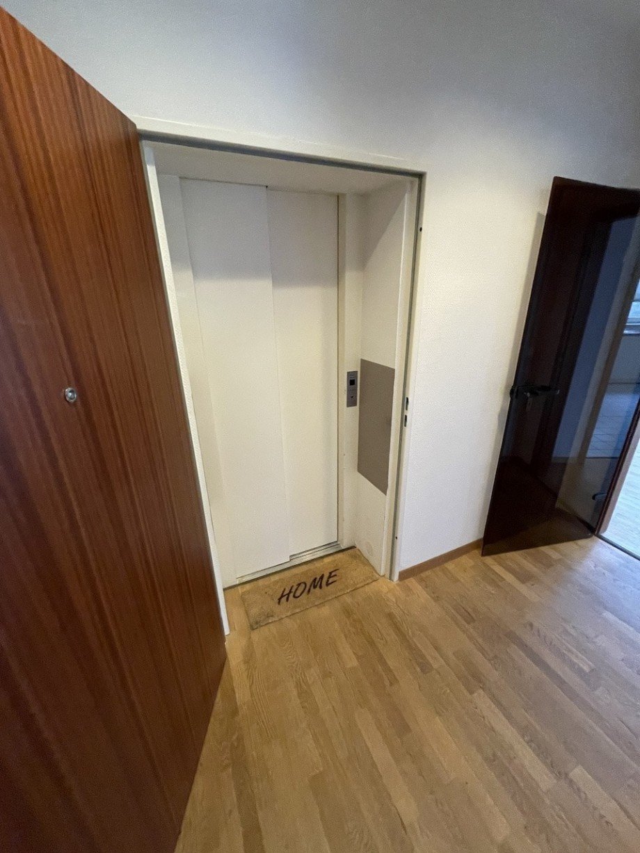 Aufzug direkt in die Whg. Dachgeschosswohnung Norderstedt